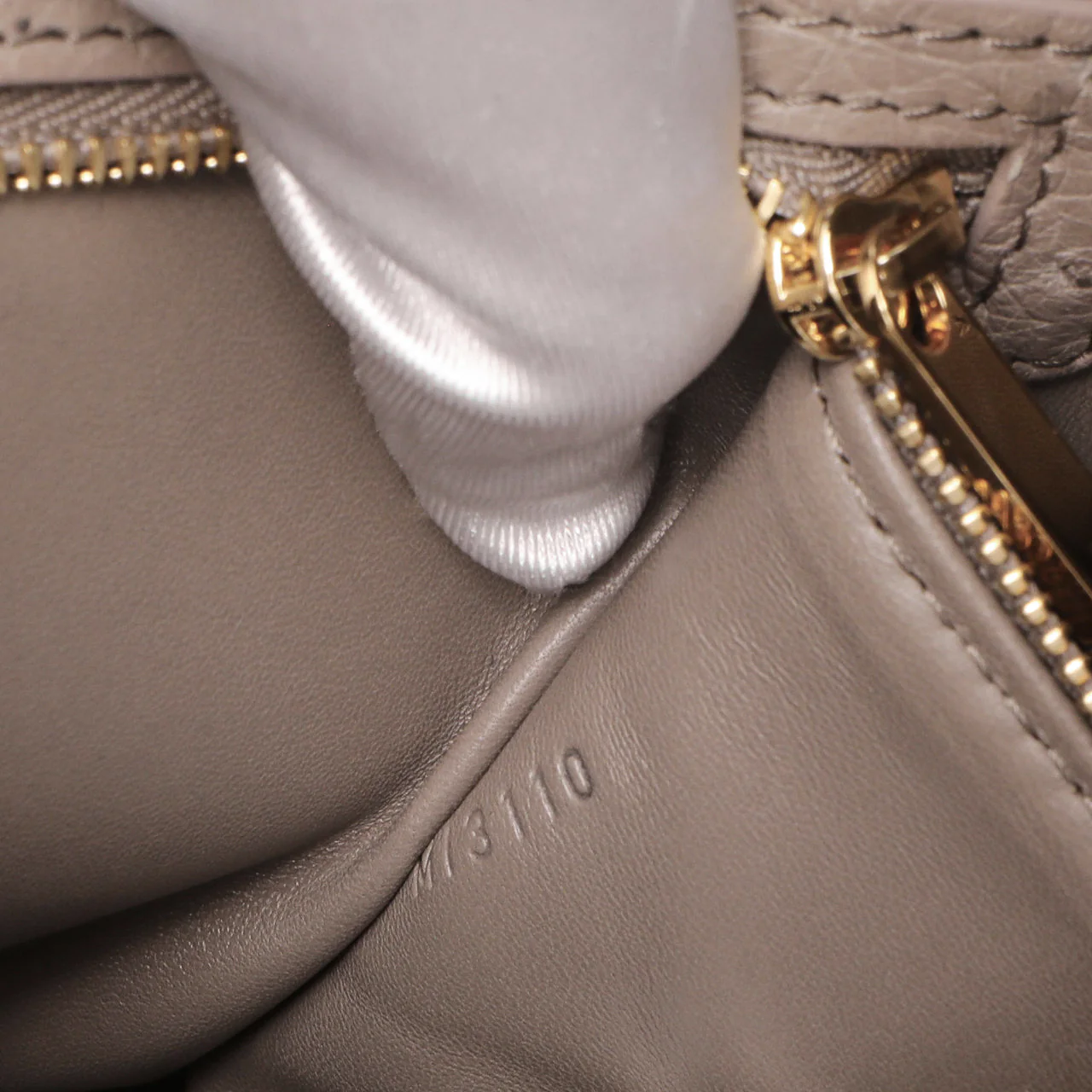 Louis Vuitton Gris Ostrich Alma MM - Image 6