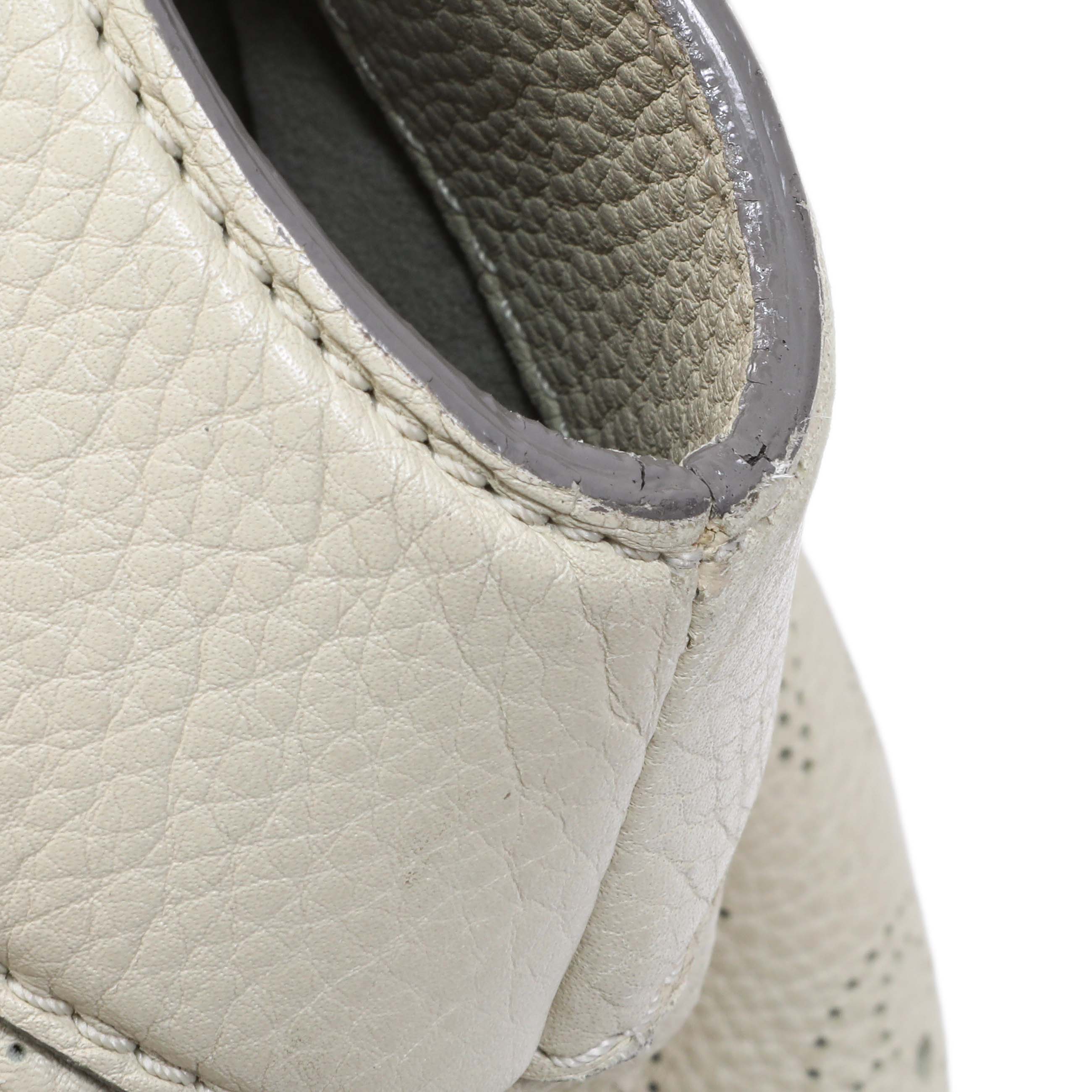Louis Vuitton Ivory Mahina Cirrus MM - Image 11