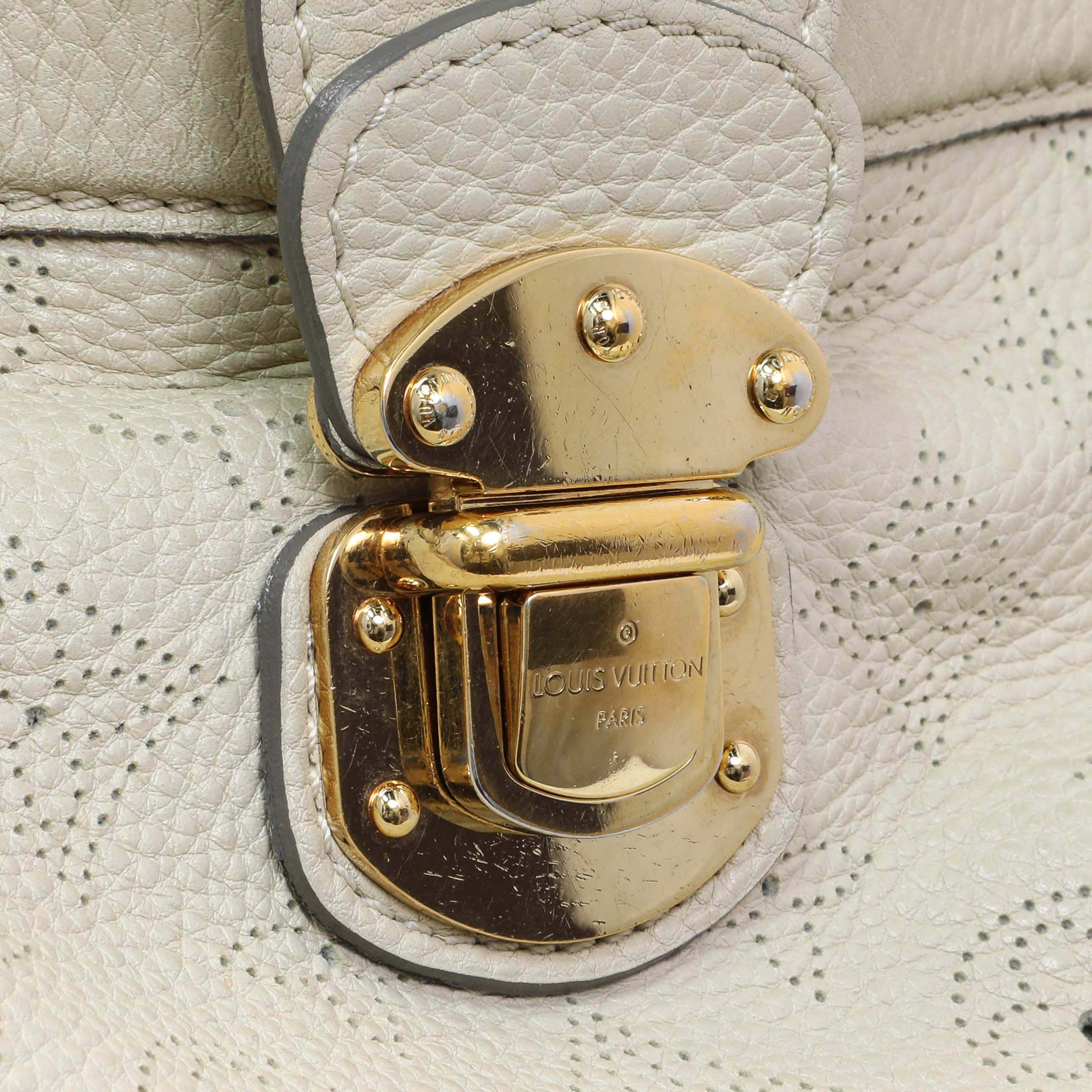 Louis Vuitton Ivory Mahina Cirrus MM - Image 12
