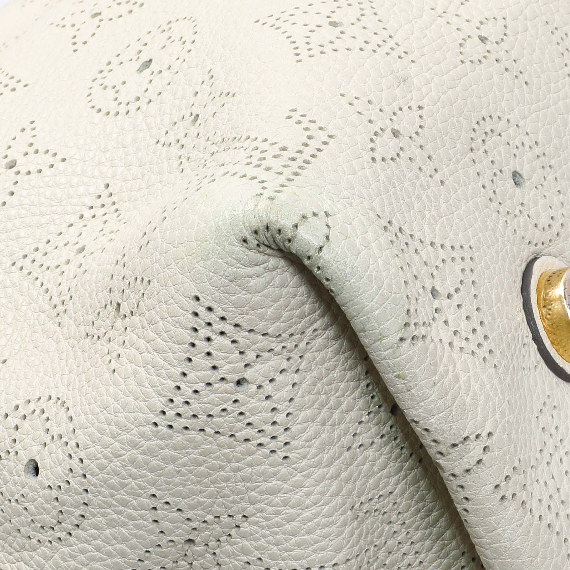 Louis Vuitton Ivory Mahina Cirrus MM - Image 4