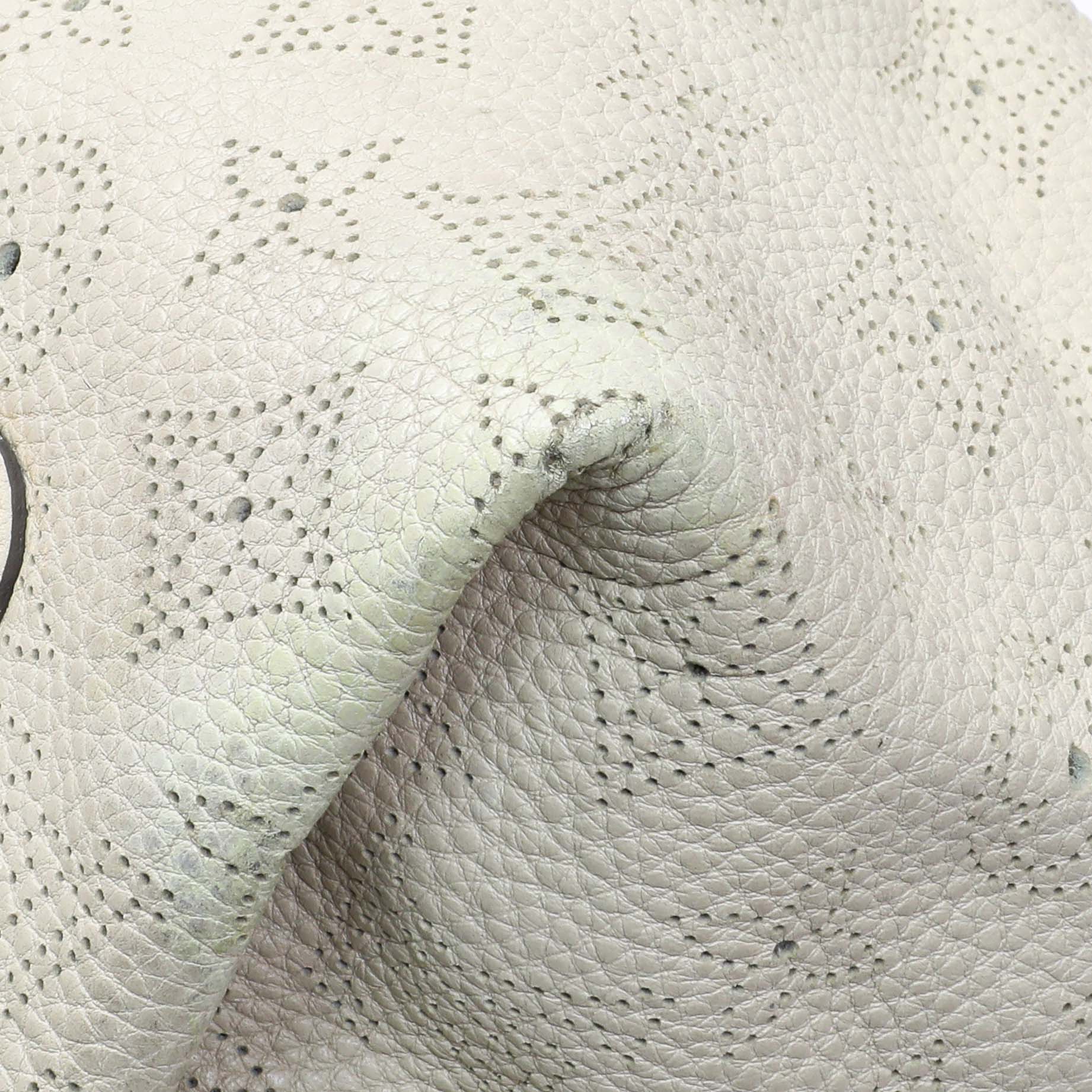 Louis Vuitton Ivory Mahina Cirrus MM - Image 5
