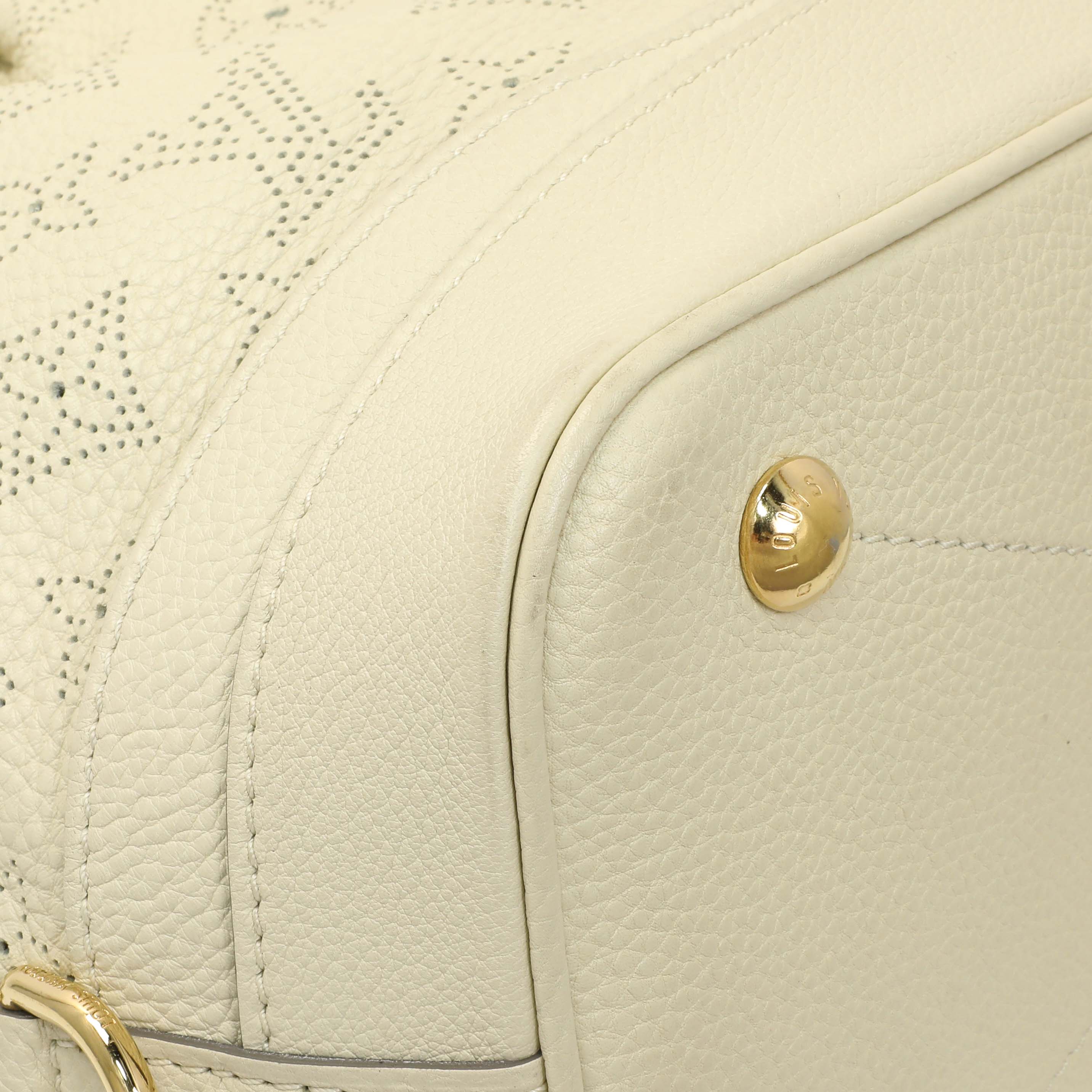 Louis Vuitton Ivory Mahina Stellar PM - Image 6
