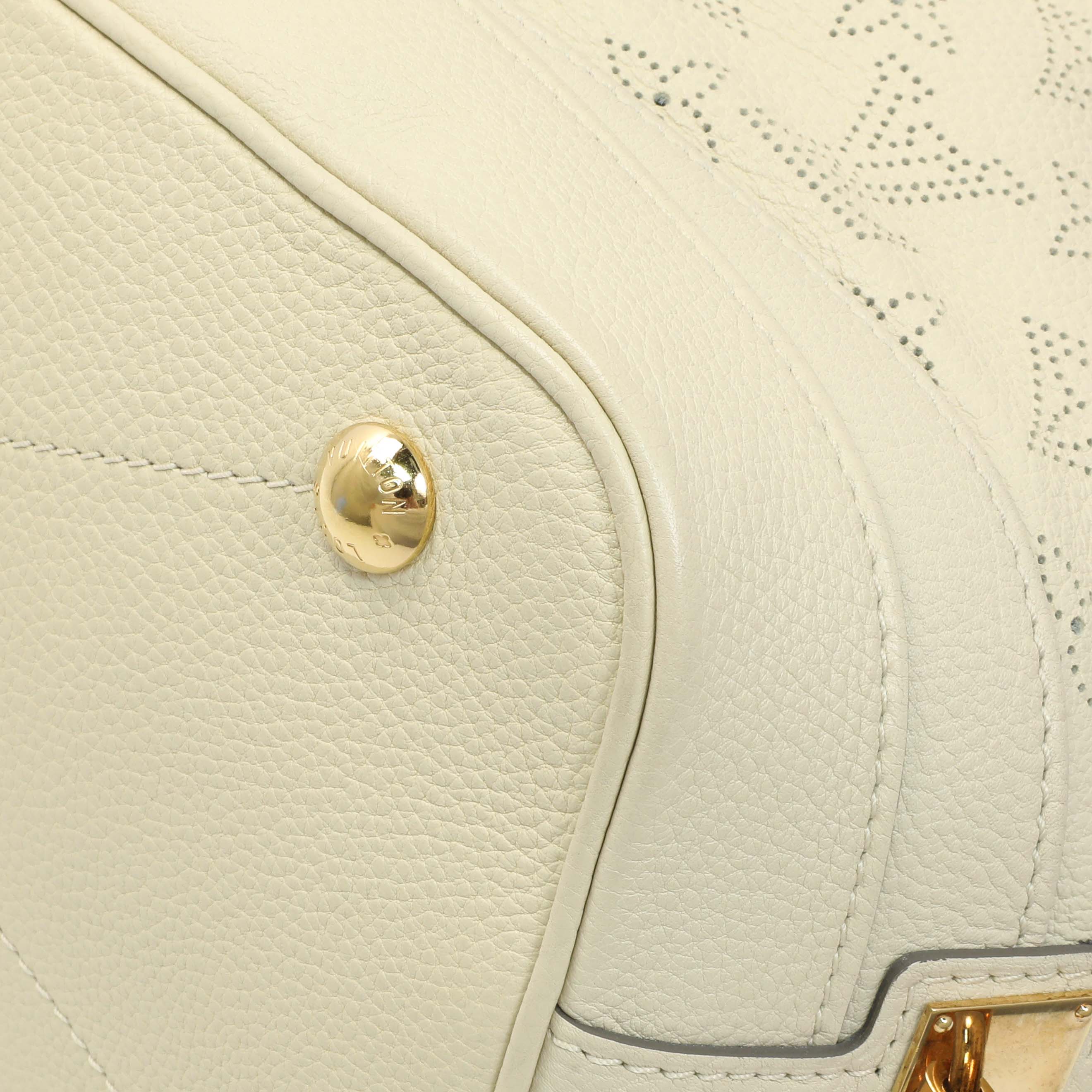 Louis Vuitton Ivory Mahina Stellar PM - Image 7