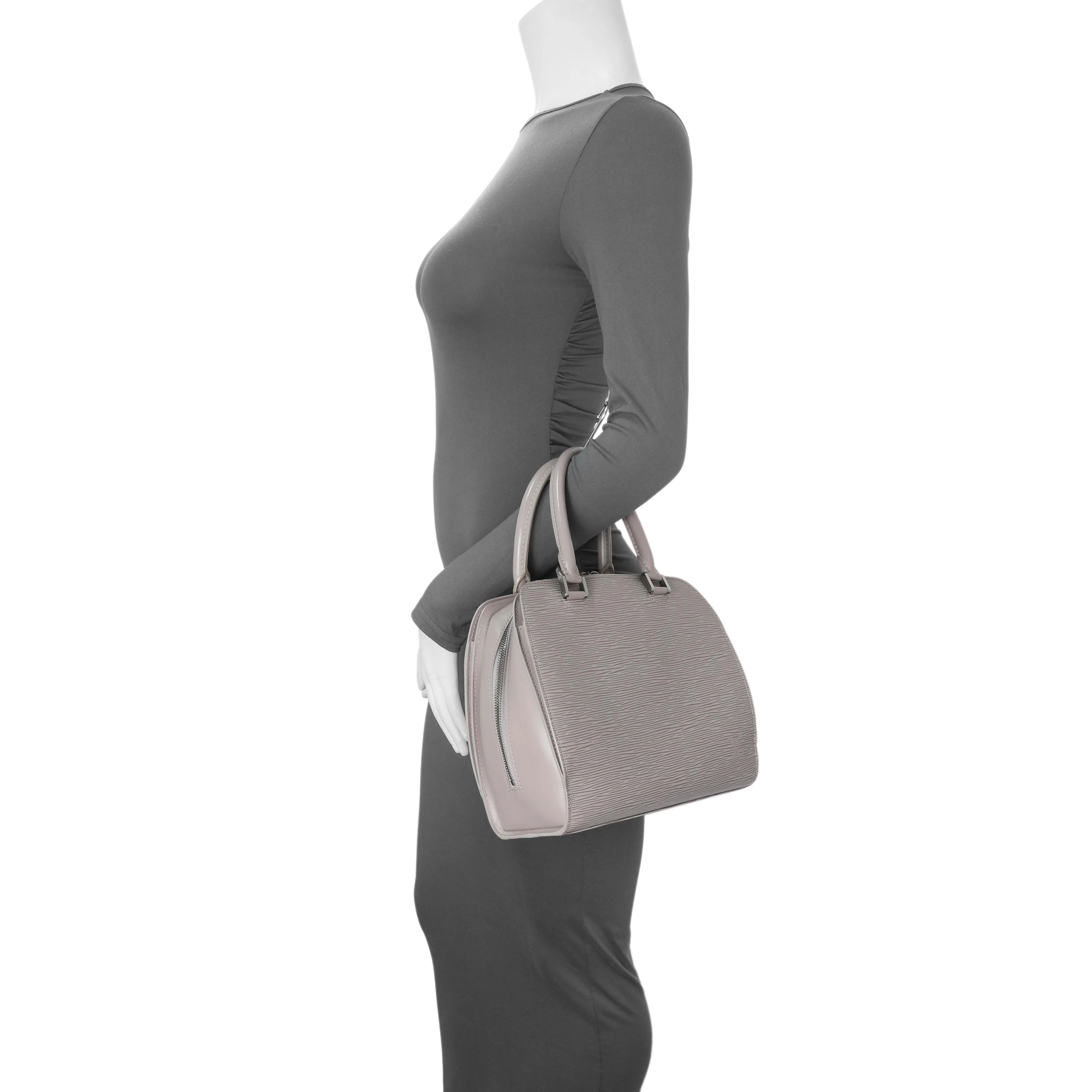 Louis Vuitton Lilac Epi Pont-Neuf PM - Image 13