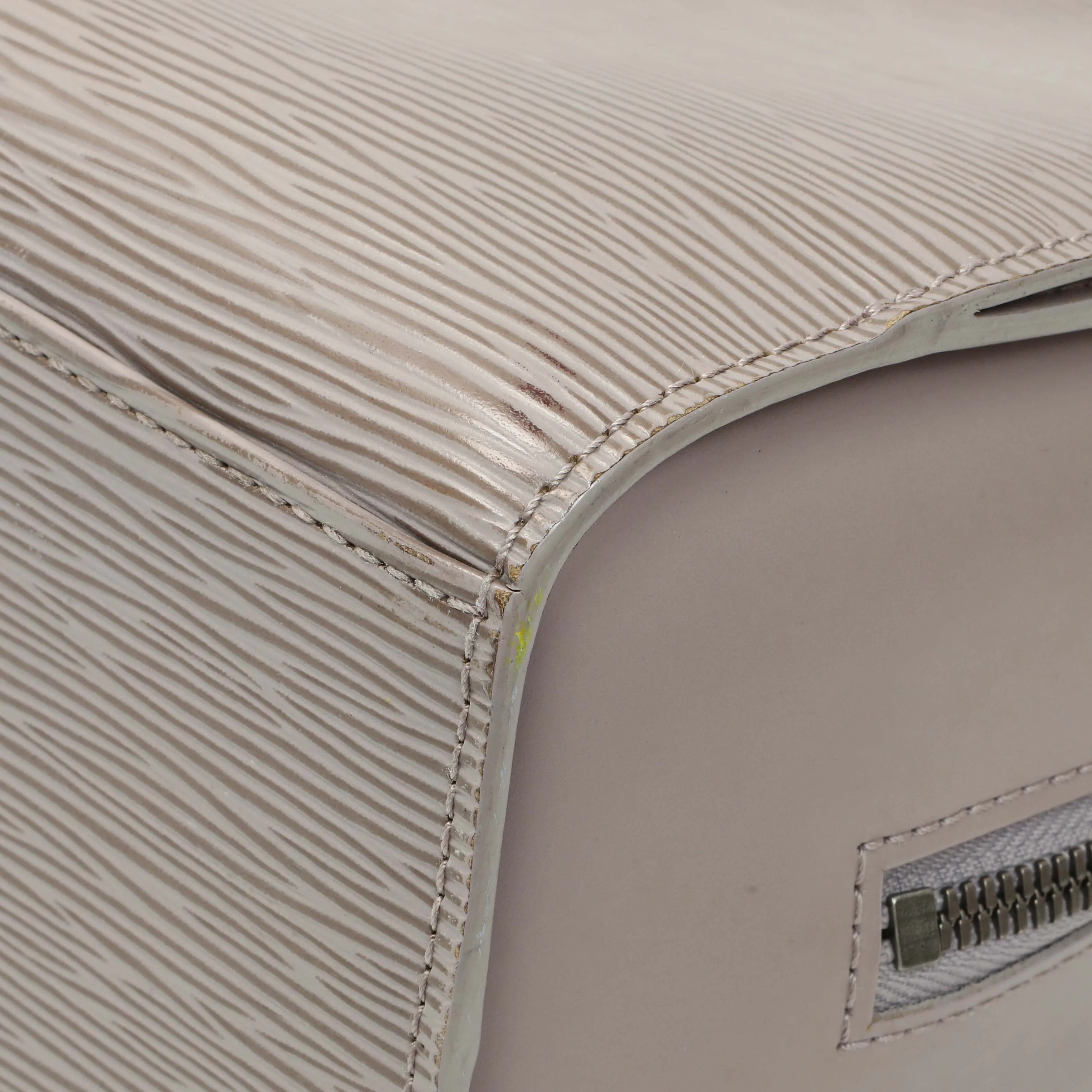 Louis Vuitton Lilac Epi Pont-Neuf PM - Image 7
