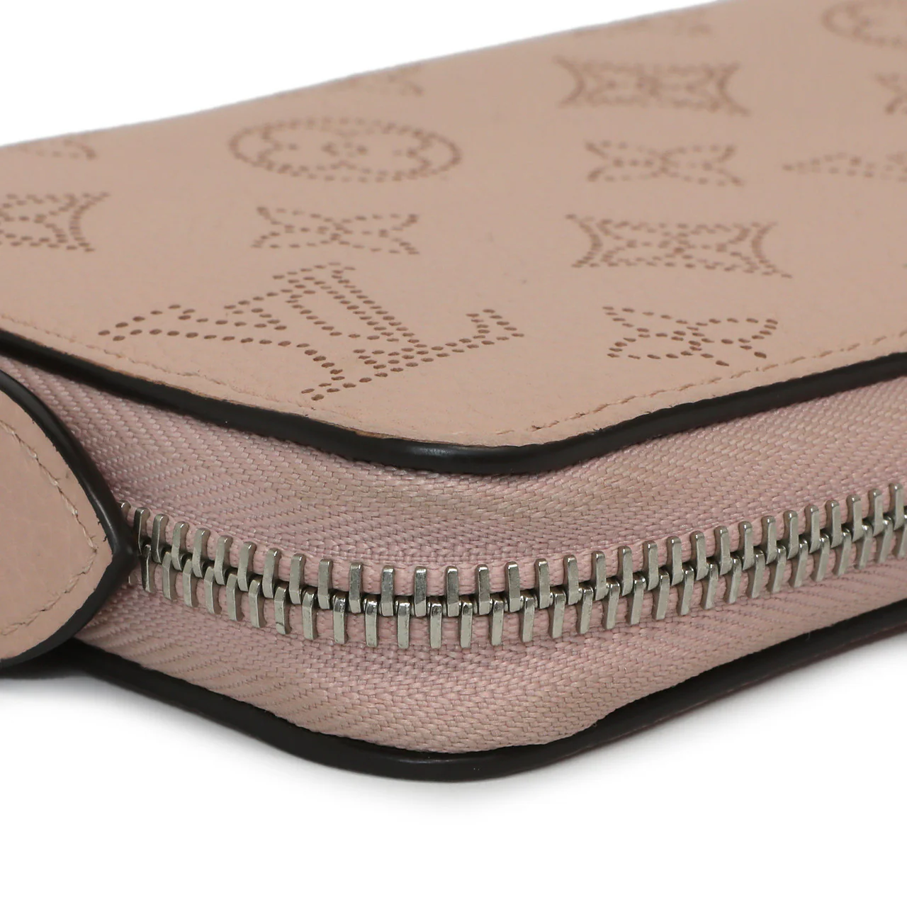 Louis Vuitton Magnolia Mahina Zippy Wallet - Image 11