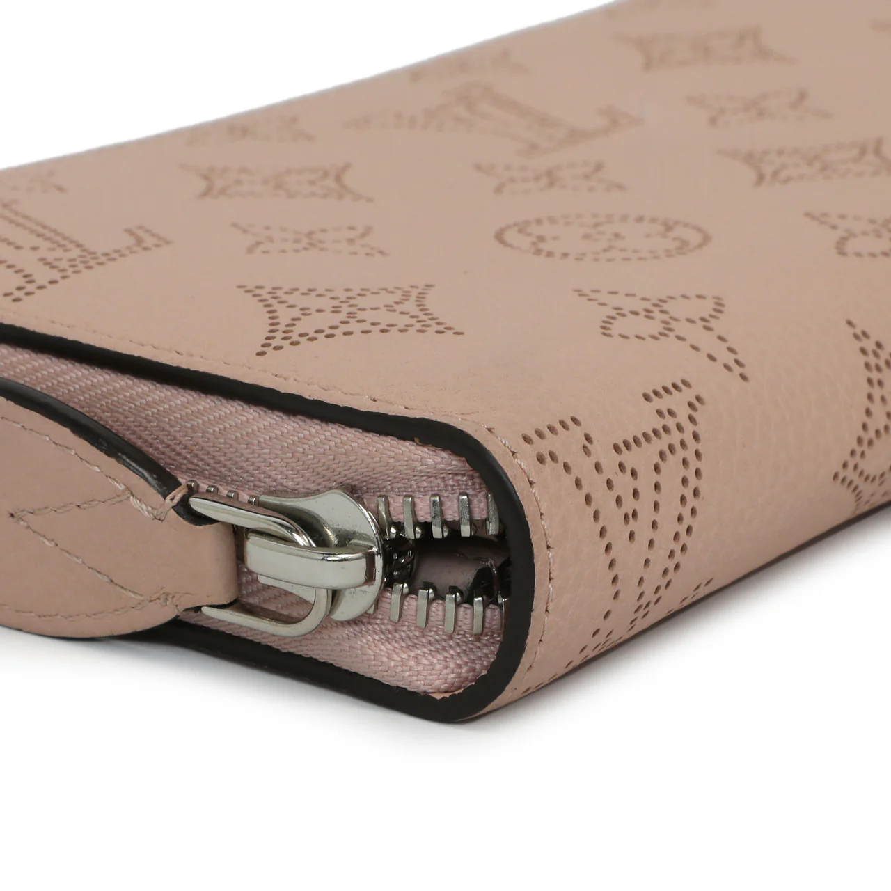 Louis Vuitton Magnolia Mahina Zippy Wallet - Image 5