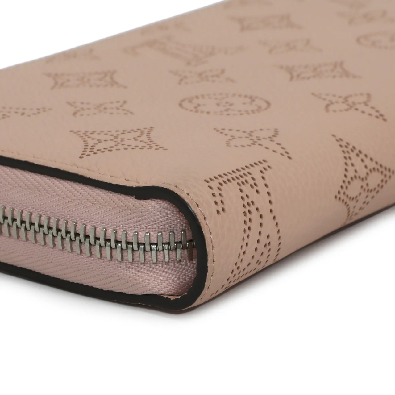 Louis Vuitton Magnolia Mahina Zippy Wallet - Image 7