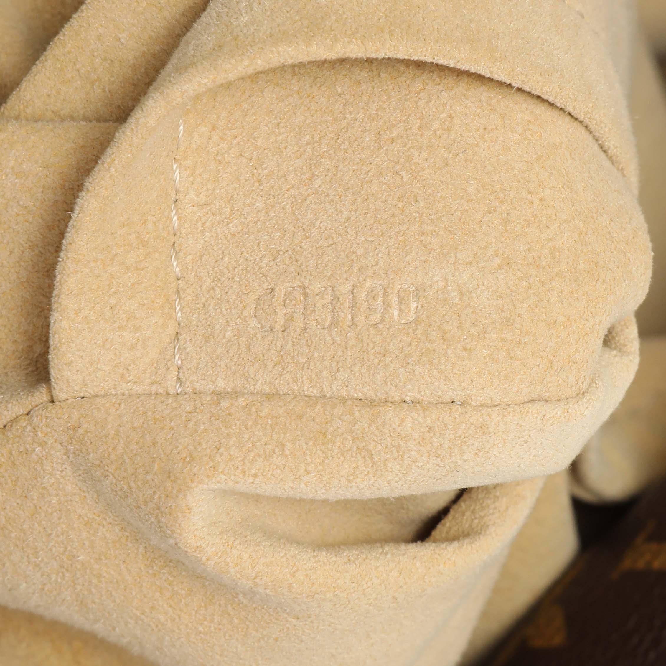 Louis Vuitton Monogram Artsy MM - Image 10