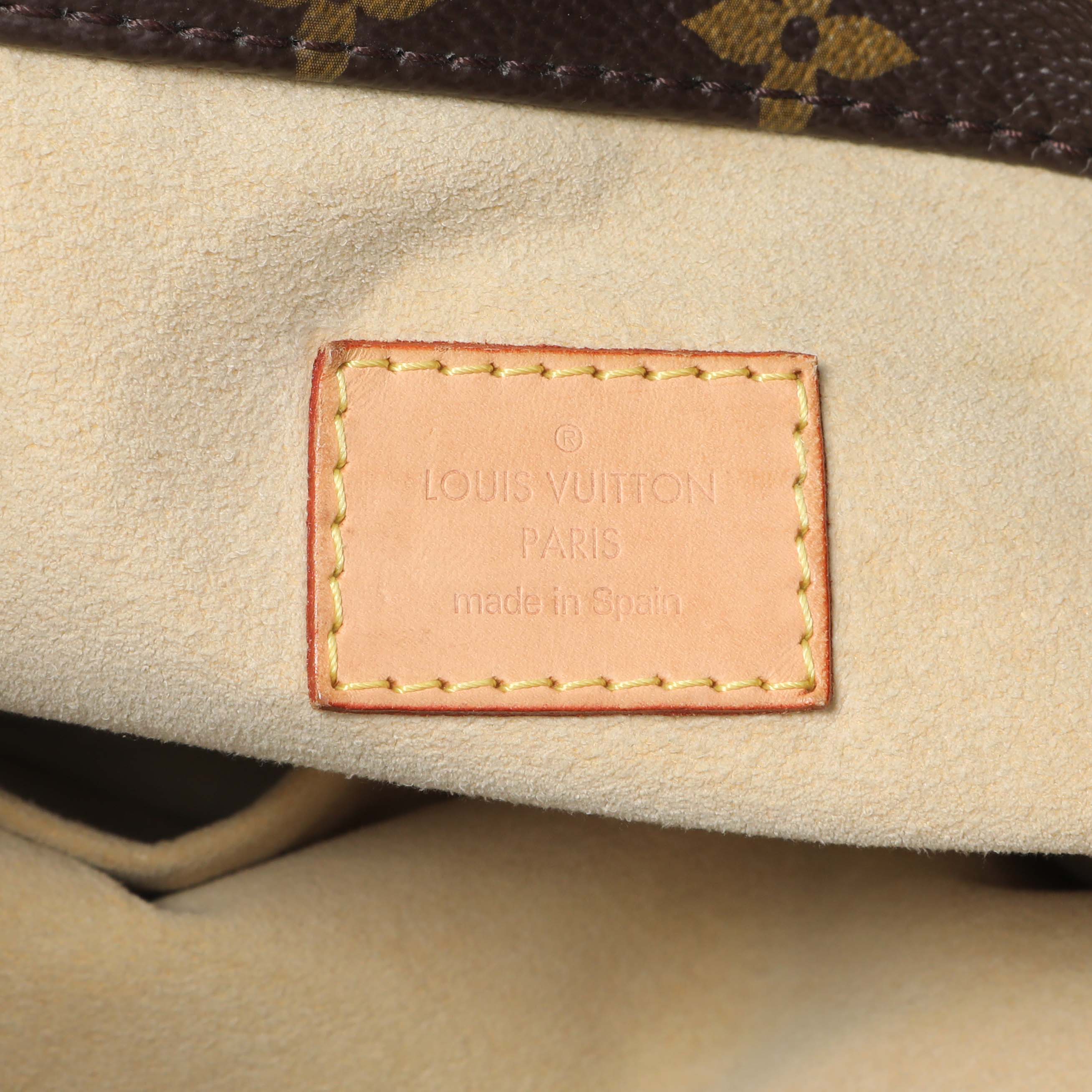 Louis Vuitton Monogram Artsy MM - Image 9