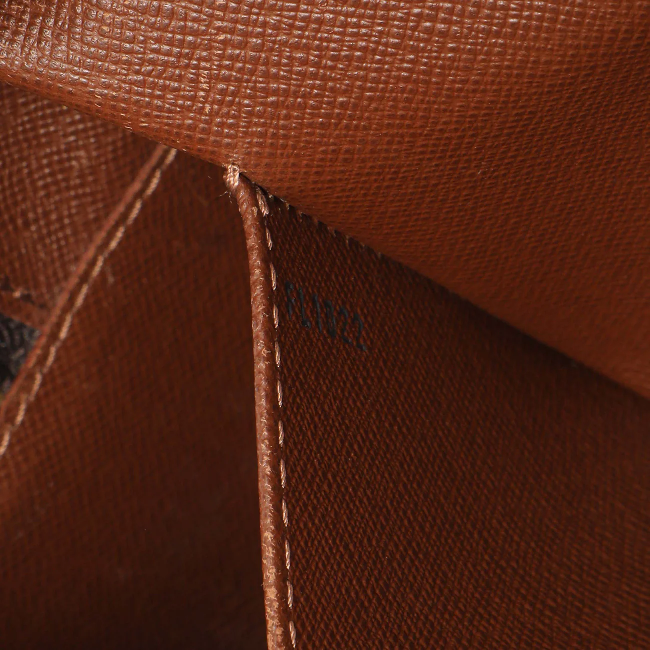 Louis Vuitton Monogram Cite MM - Image 14