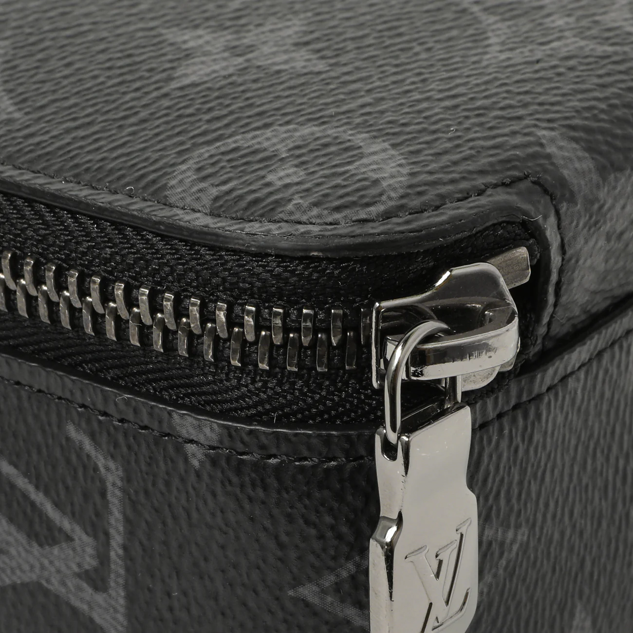 Louis Vuitton Monogram Eclipse Alpha Wearable Wallet - Image 4