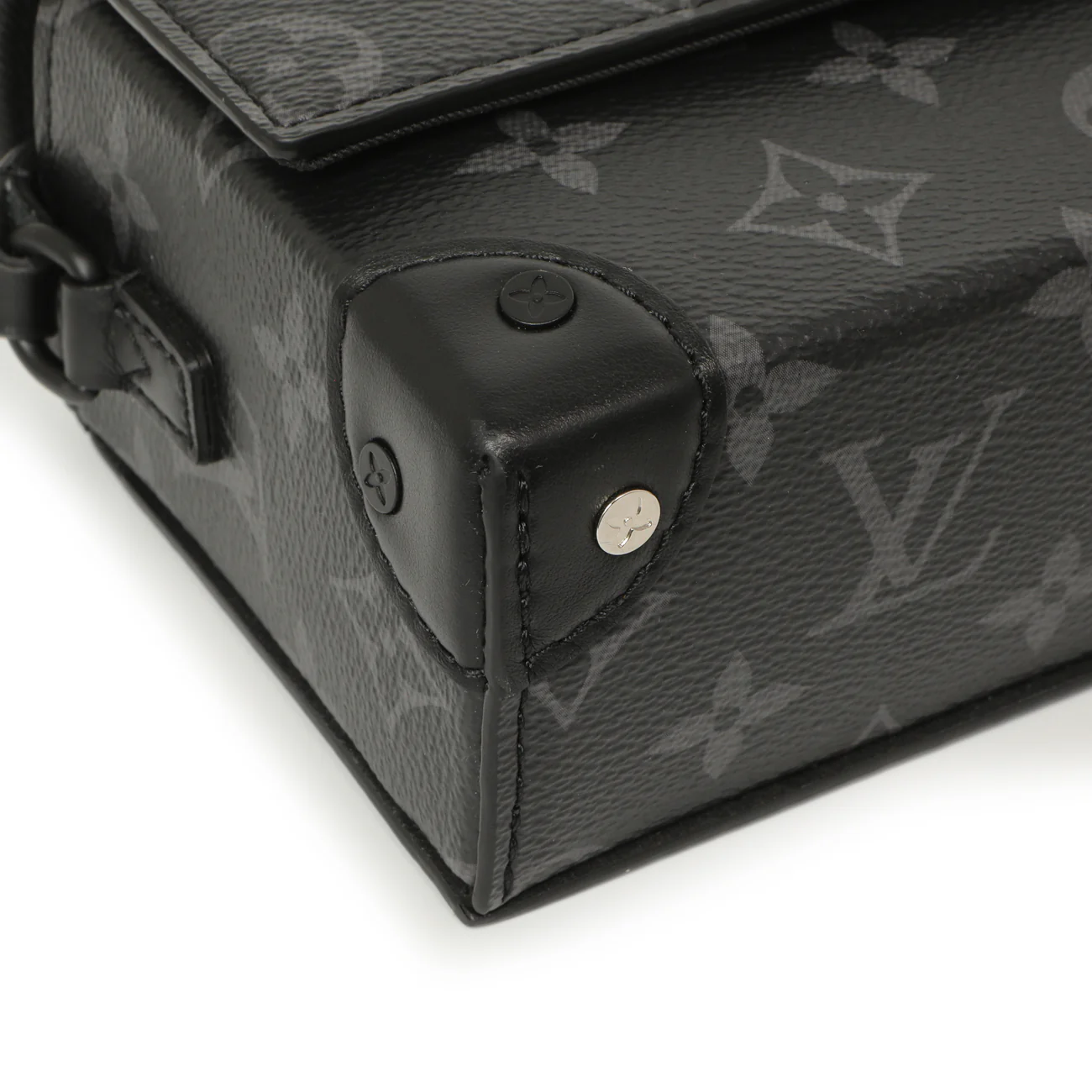 Louis Vuitton Monogram Eclipse Steamer Wearable Wallet - Image 4