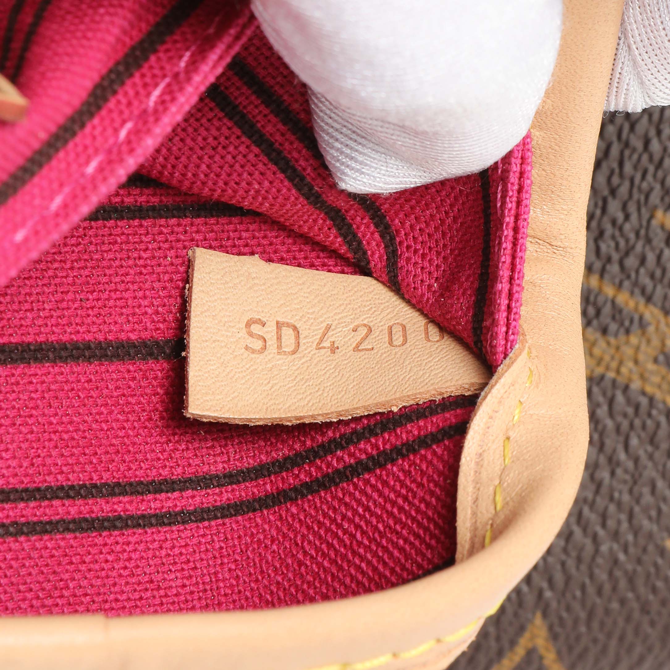 Louis Vuitton Monogram Neverfull MM - Image 6