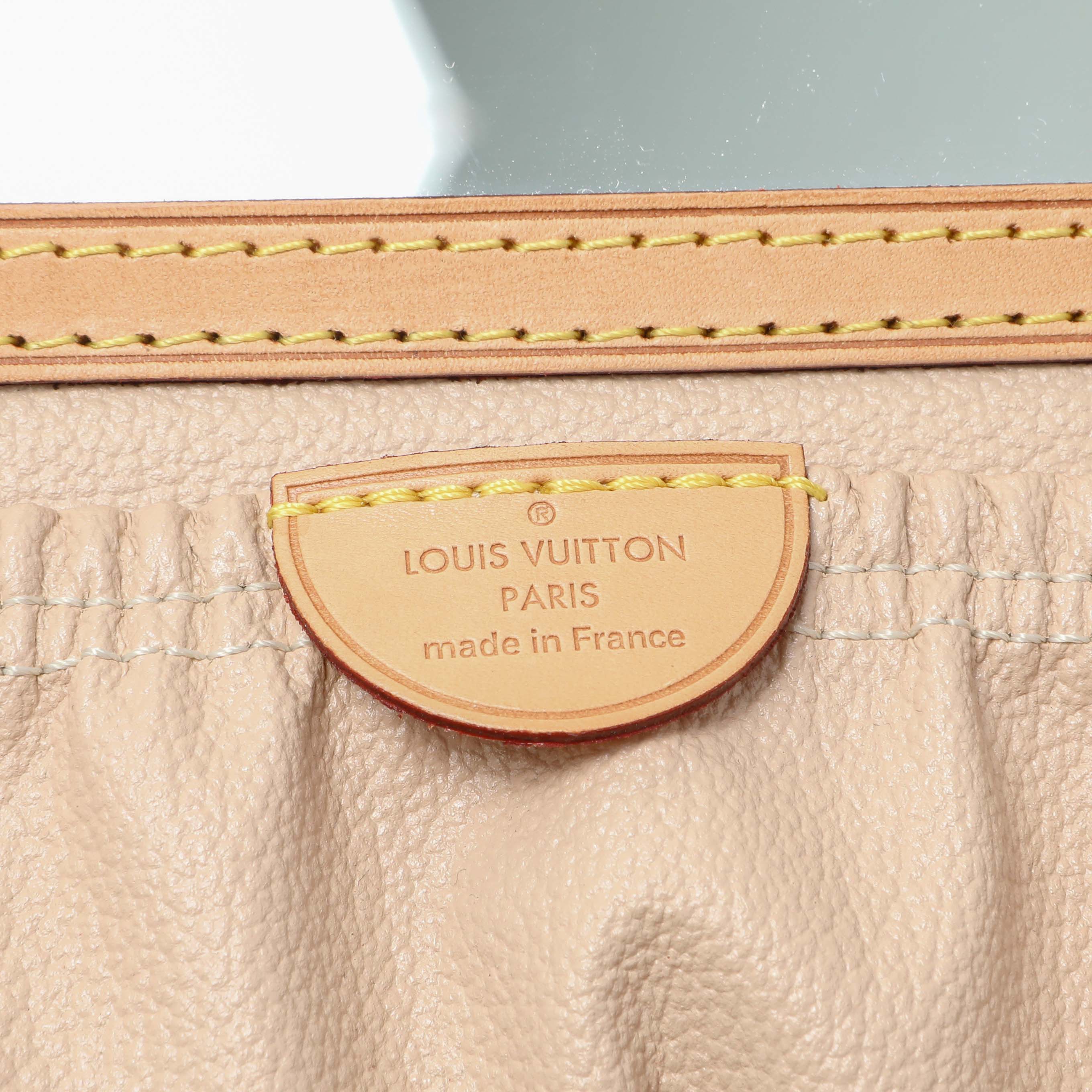 Louis Vuitton Monogram Nice Vanity - Image 5