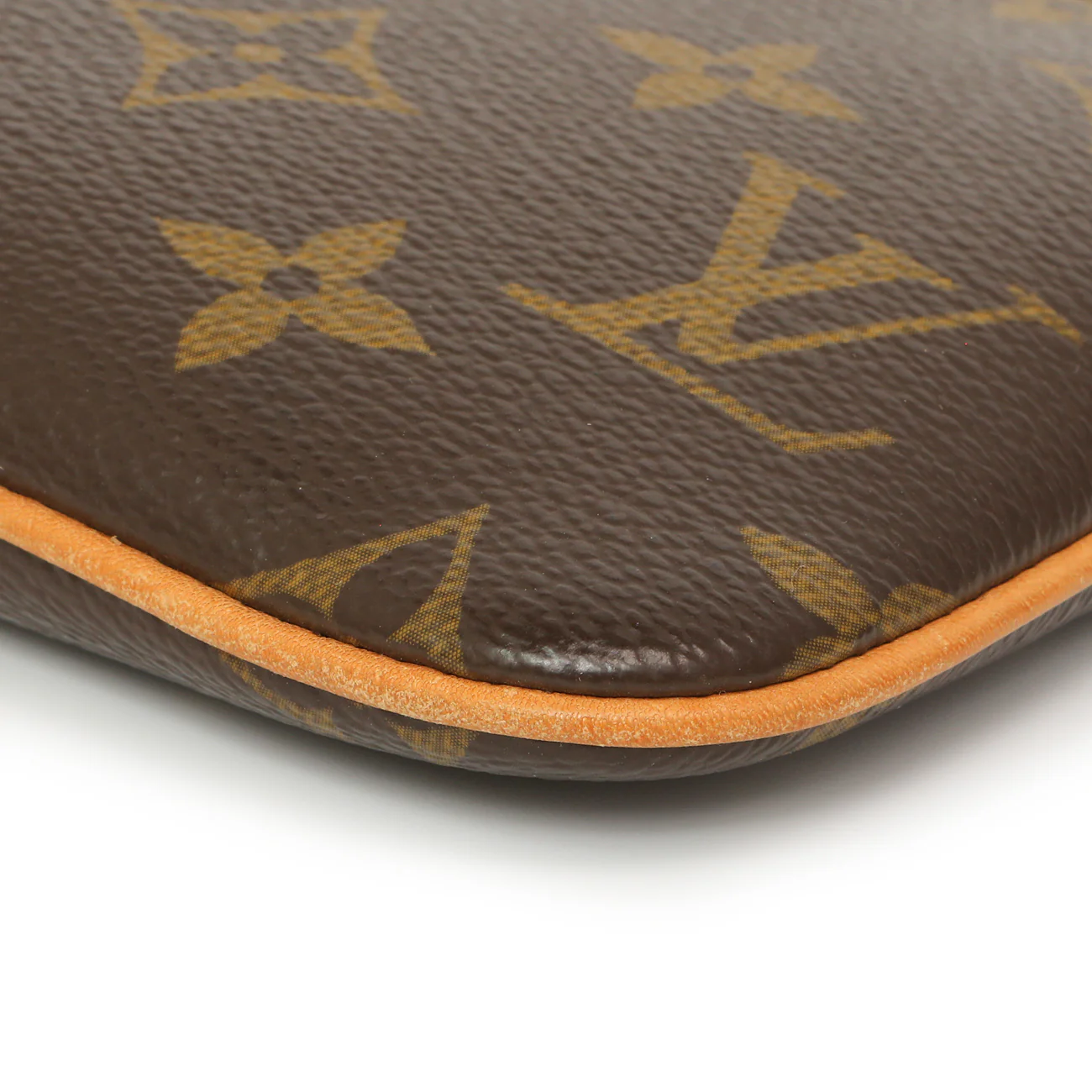 Louis Vuitton Monogram Pochette Milla MM - Image 5