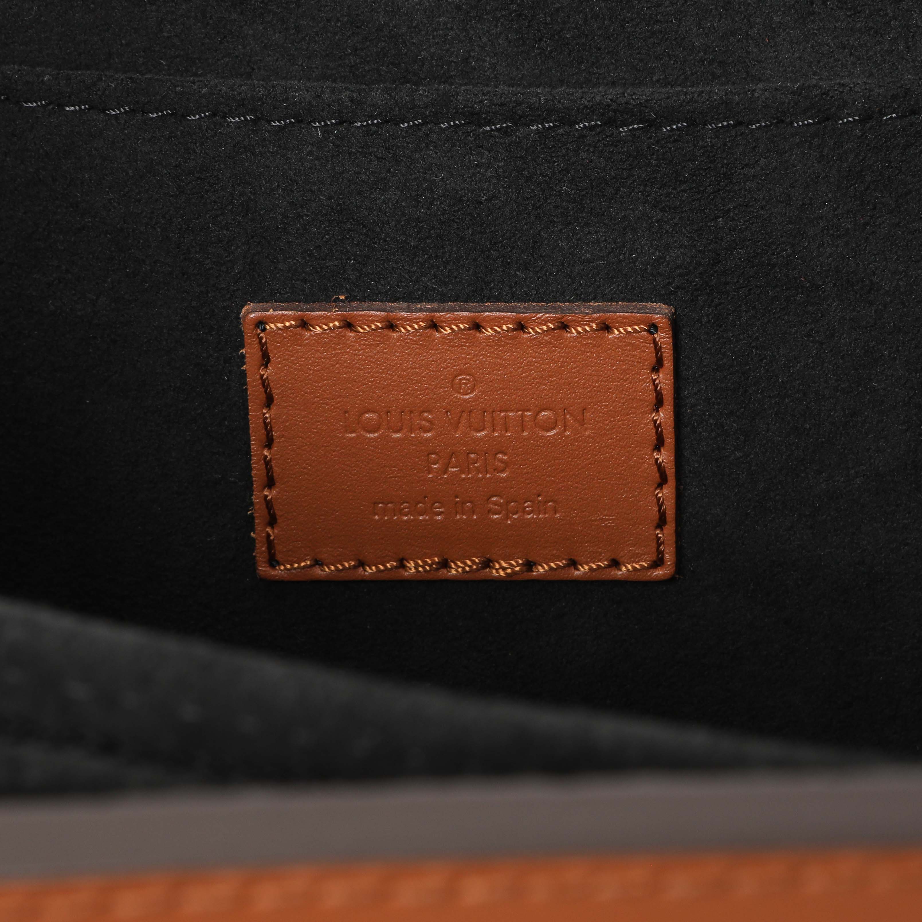 Louis Vuitton Monogram Reverse Dauphine MM - Image 9