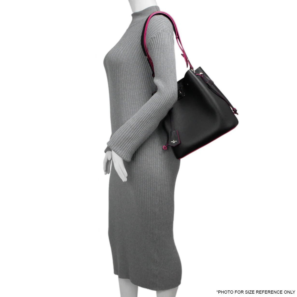 Louis Vuitton Noir Lockme Bucket - Image 7