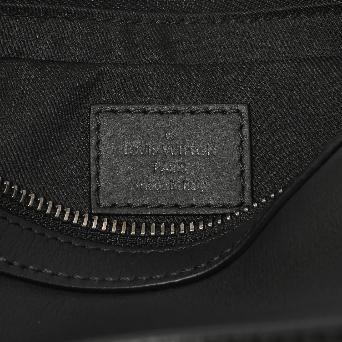 Louis Vuitton Onyx Damier Infini District Pochette - Image 5