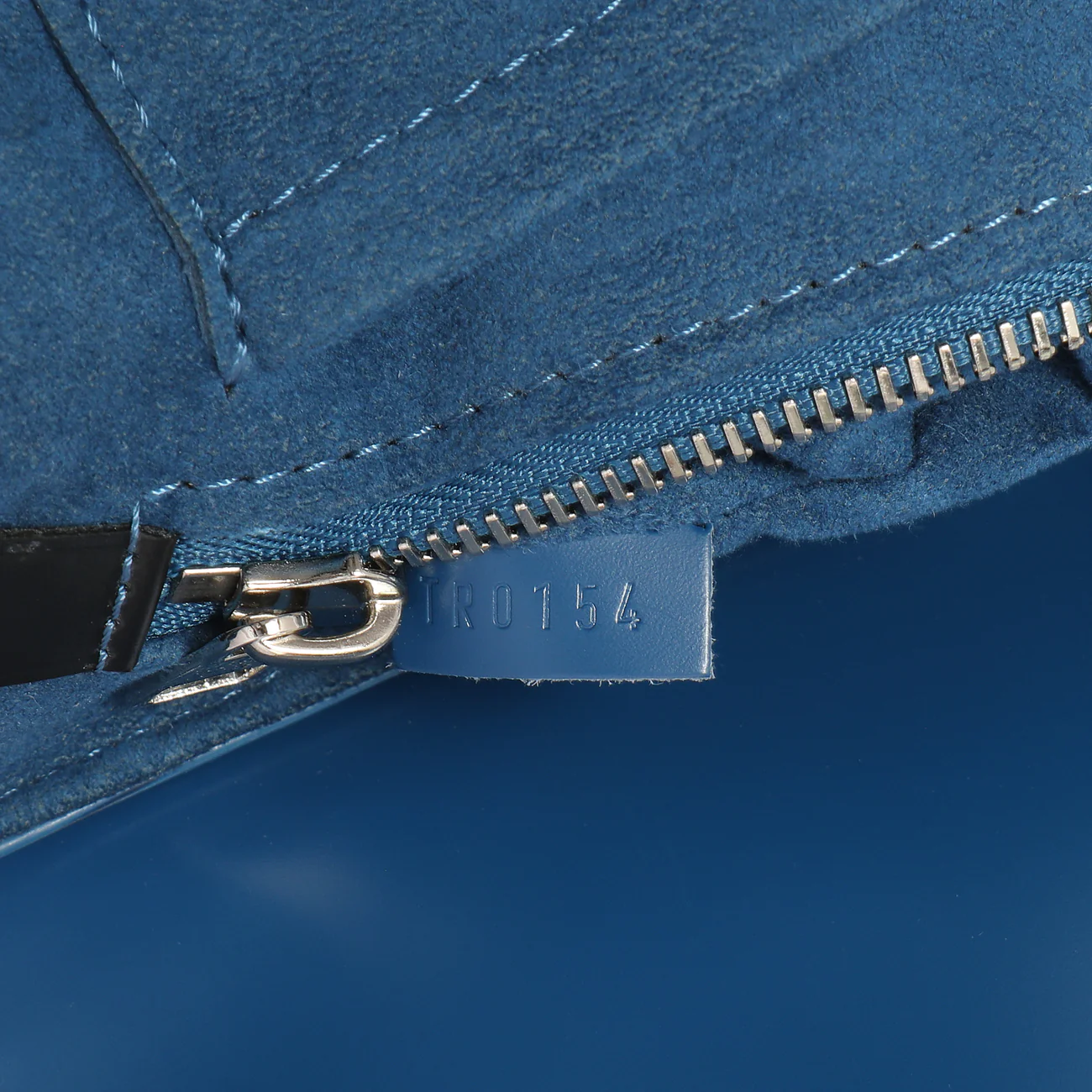 Louis Vuitton Saphir Black Epi Eden - Image 6