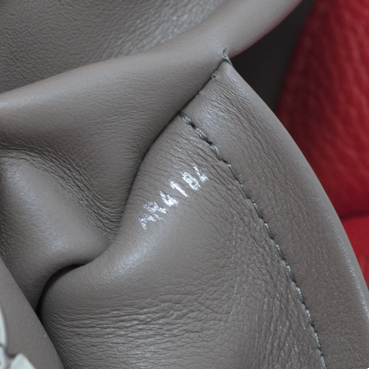 Louis Vuitton Taurillon Leather Capucines  MM - Image 6