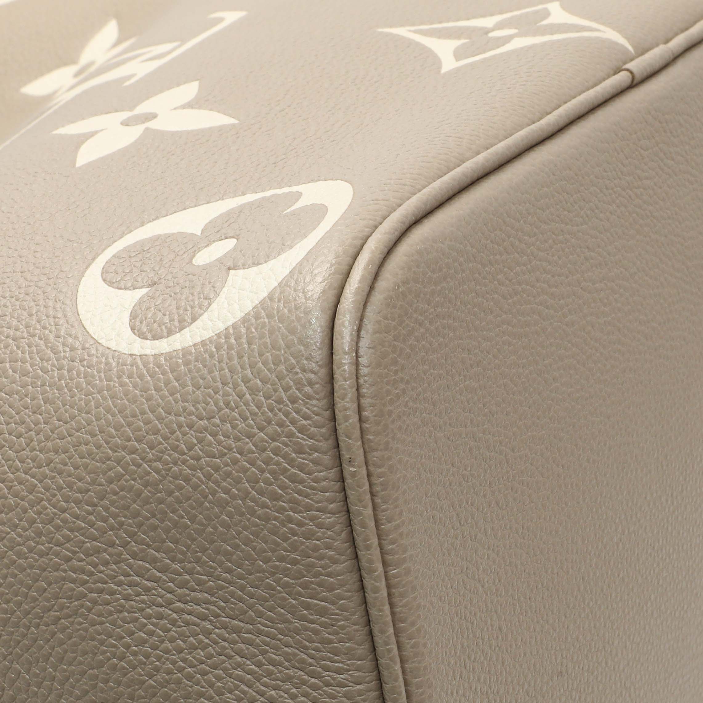 Louis Vuitton Tourterelle Creme Empreinte Monogram Giant Neonoe MM - Image 6