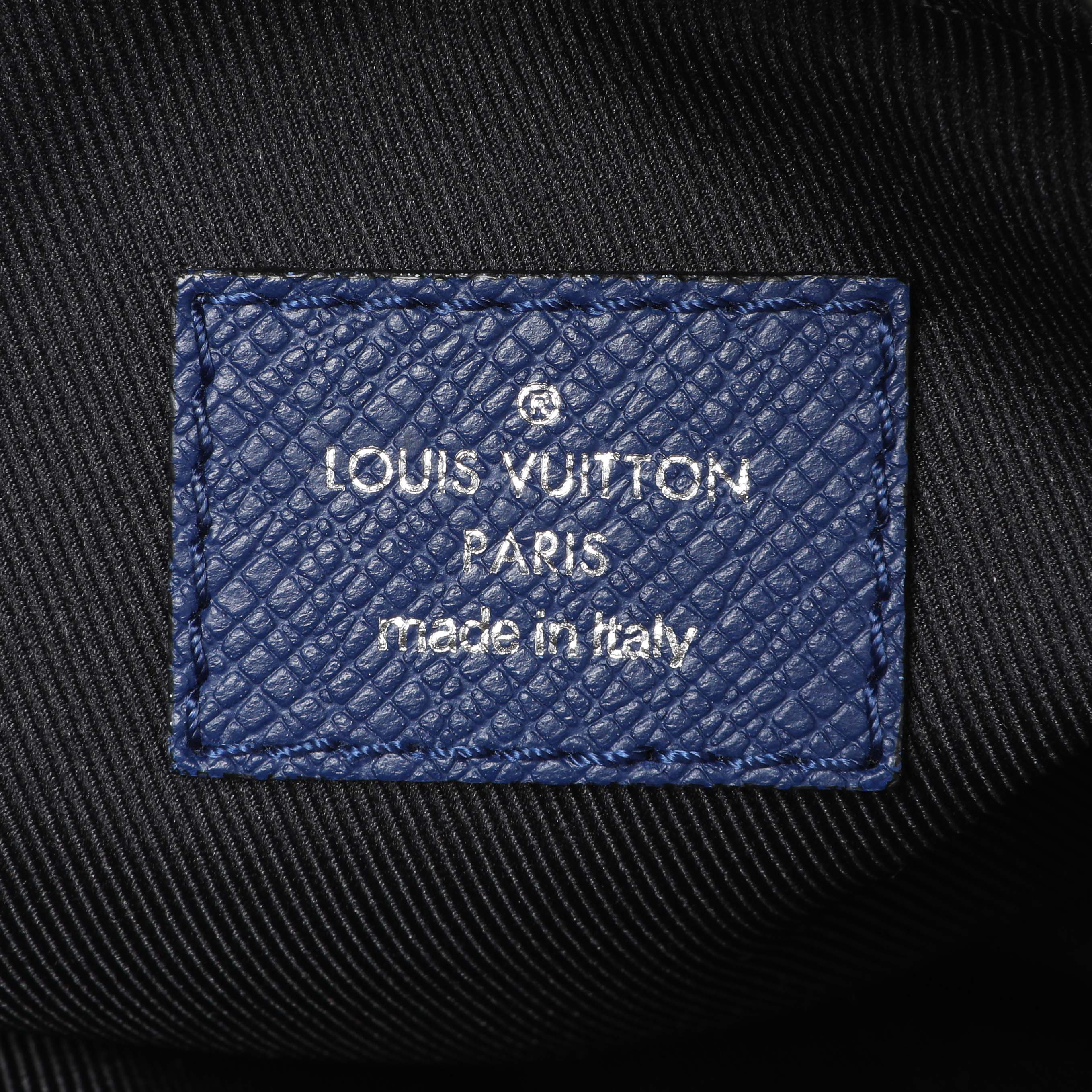 Louis Vuttion Blue Taigarama Outdoor Messenger - Image 9