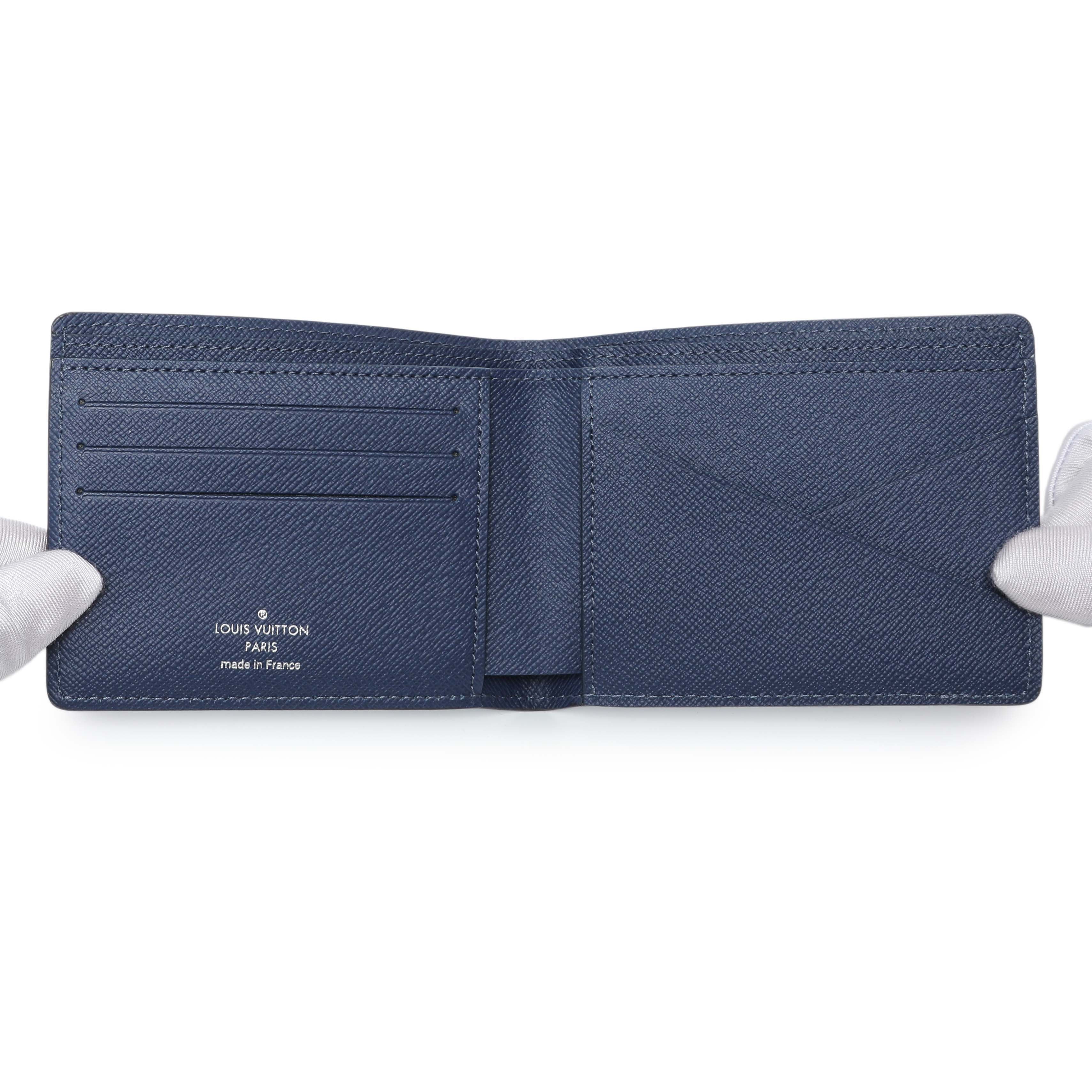 Louis Vuitton Cobalt Epi Initials Multiple Wallet - Image 4