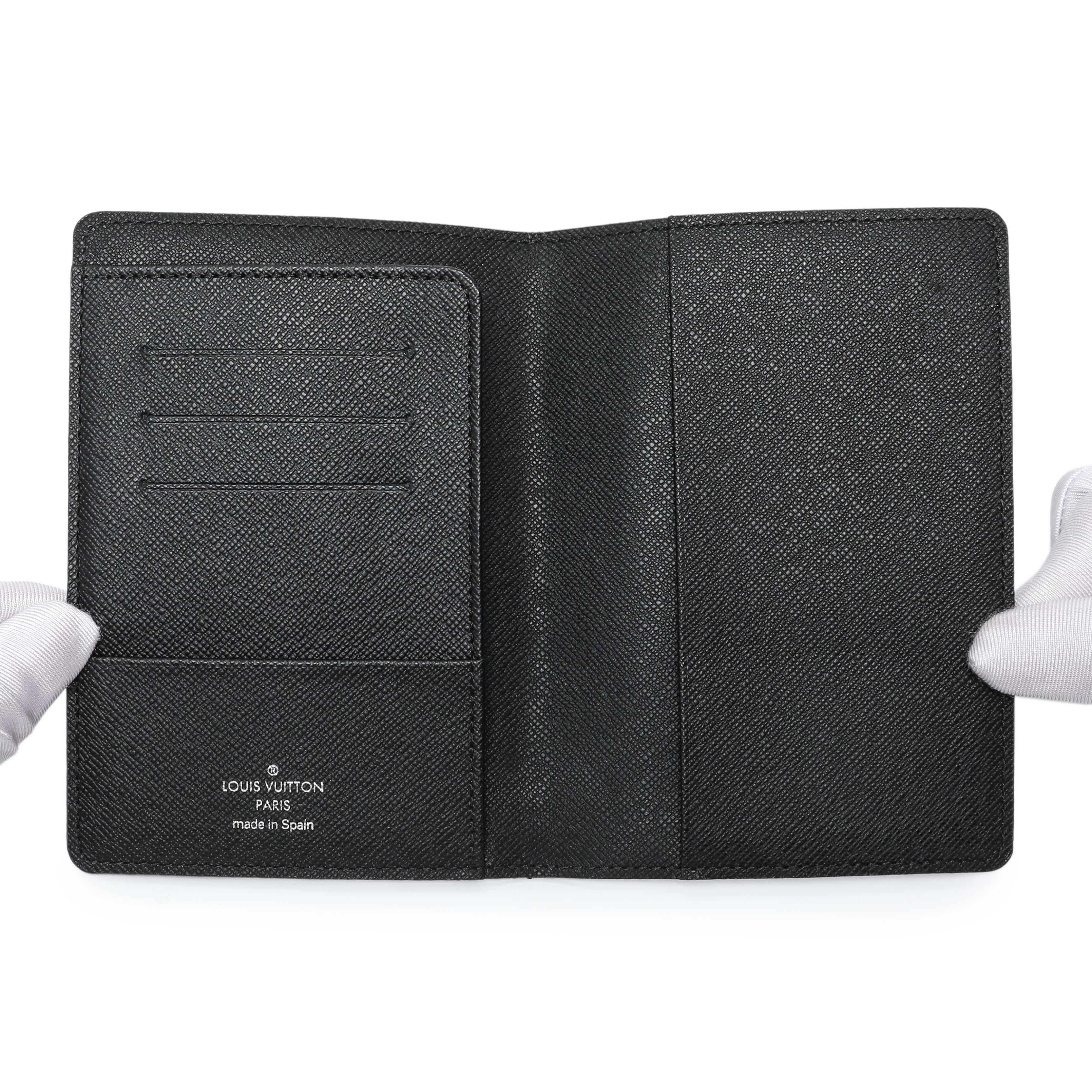 Louis Vuitton Damier Graphite Passport Cover - Image 4