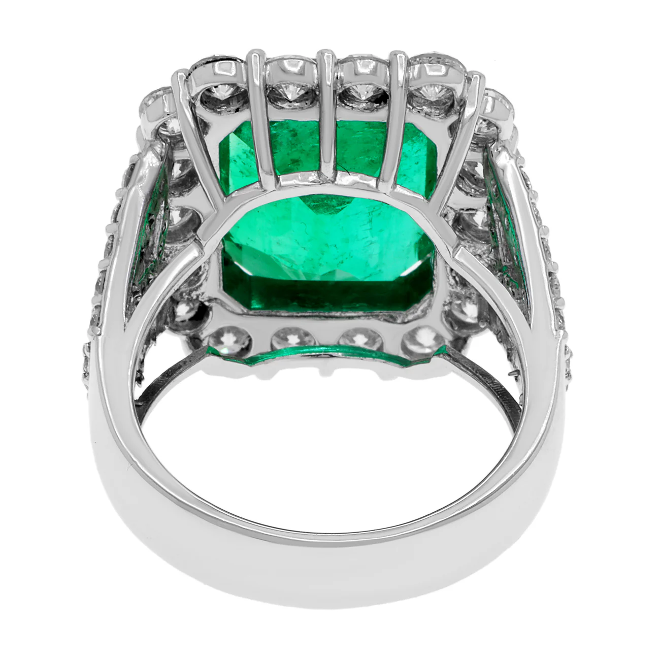 Platinum 7.54 Carat Emerald Diamond Ring - Image 3
