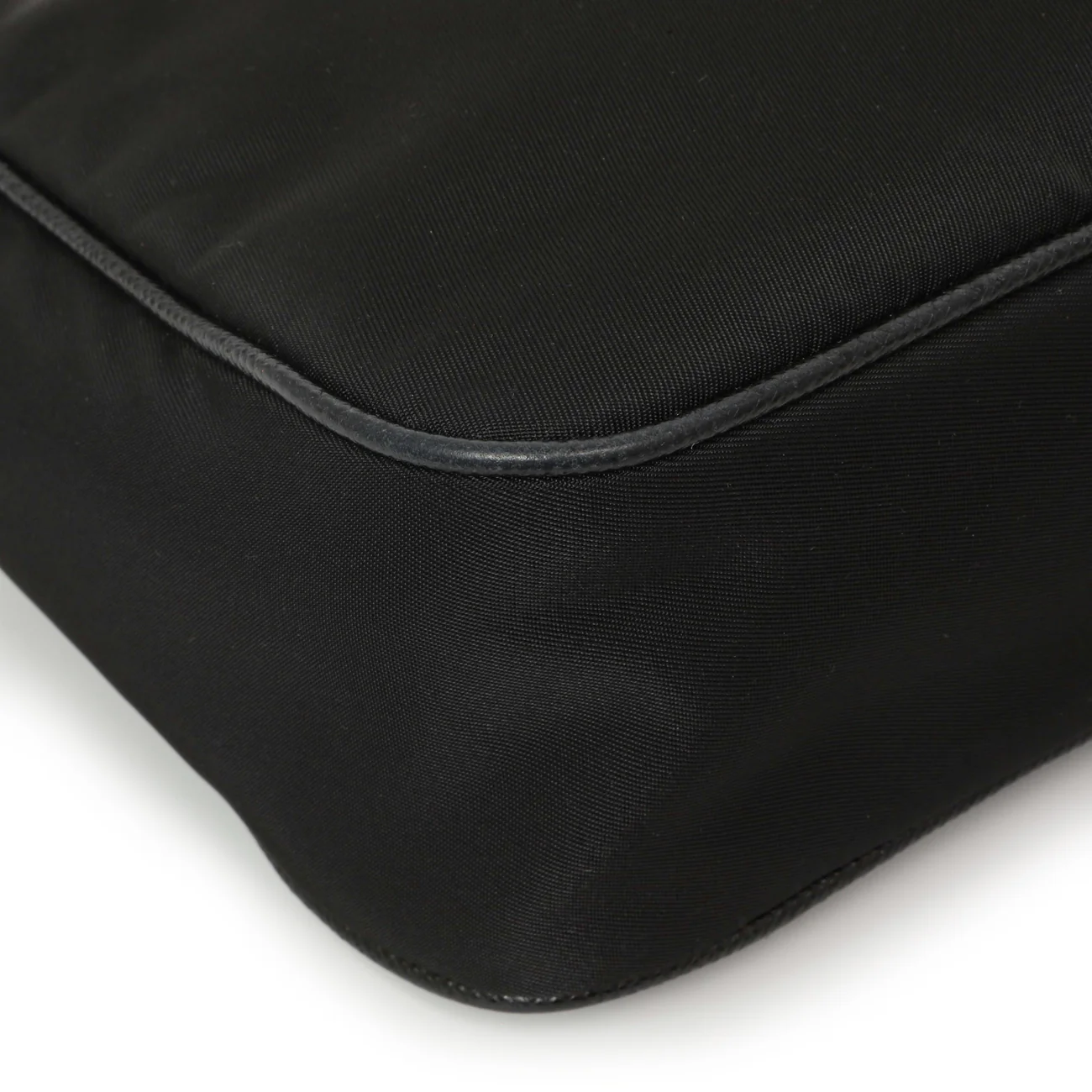 Prada Black Nylon Re-Edition 2005 Shoulder Bag - Image 5