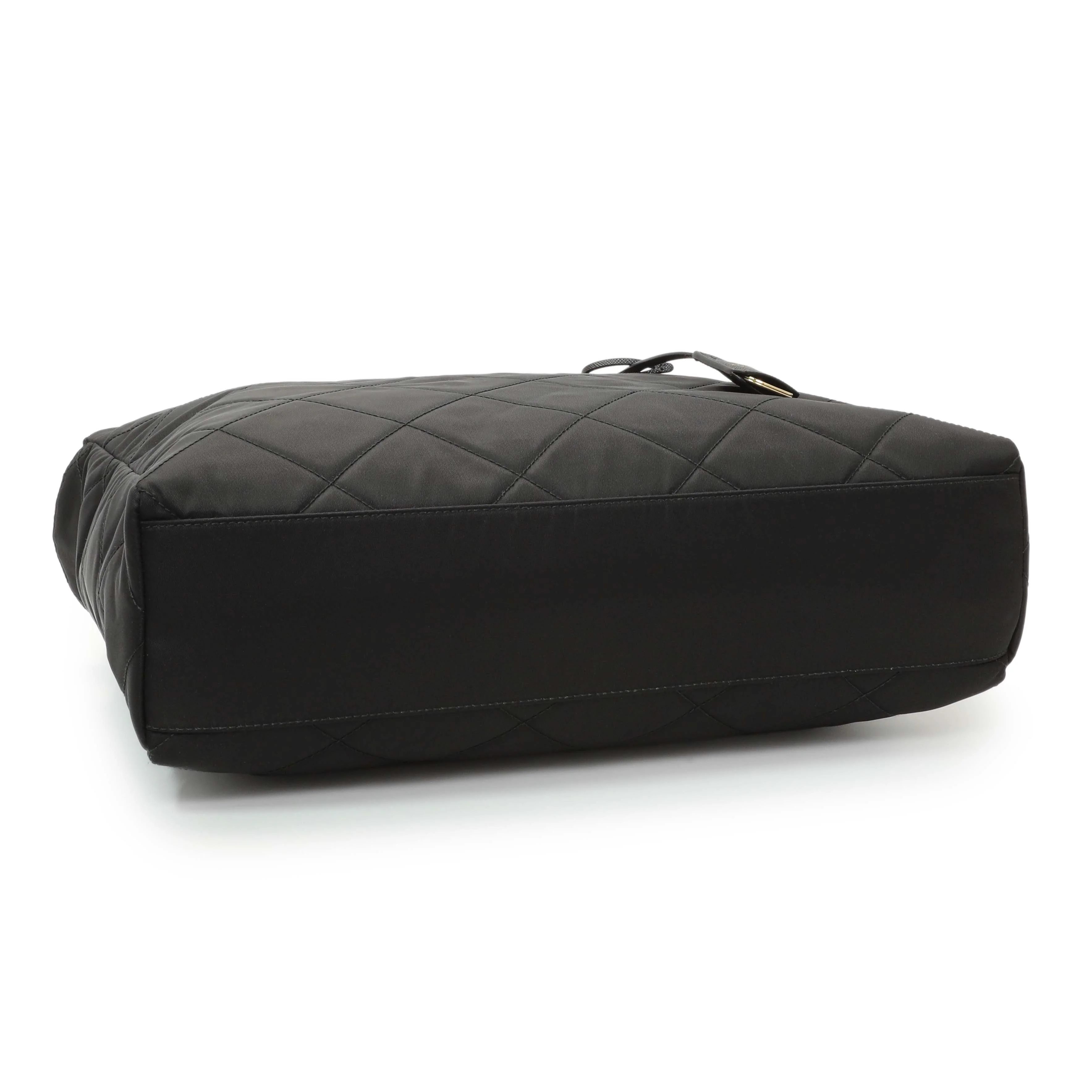 Prada Black Re-Nylon Triangle Stitched Re-Edition 1995 Chaine Large Shoulder Bag - Image 3