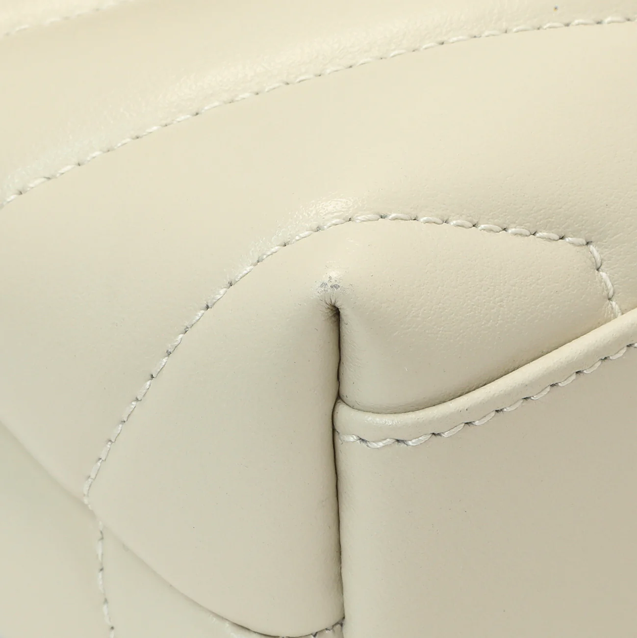Saint Laurent Ivory Calfskin Monogram Toy Loulou Crossbody - Image 4