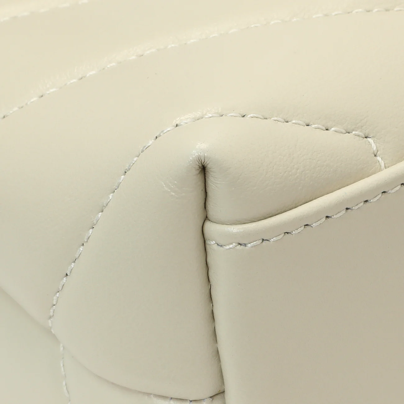 Saint Laurent Ivory Calfskin Monogram Toy Loulou Crossbody - Image 6