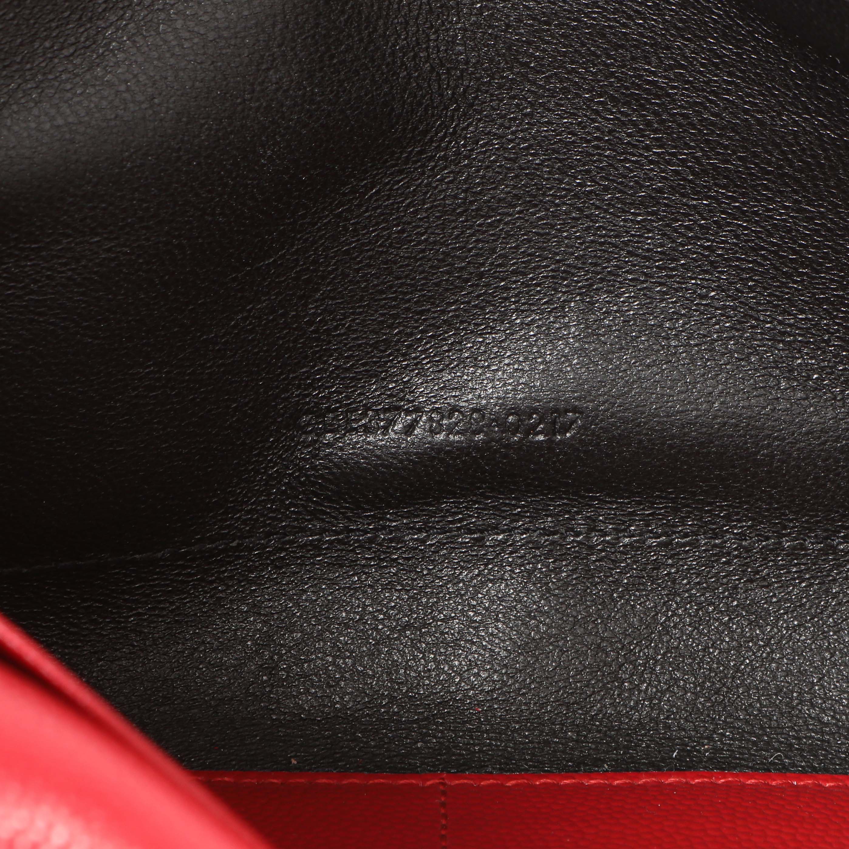 Saint Laurent Red Grain De Poudre Matelasse Chevron Monogram Chain Wallet - Image 11