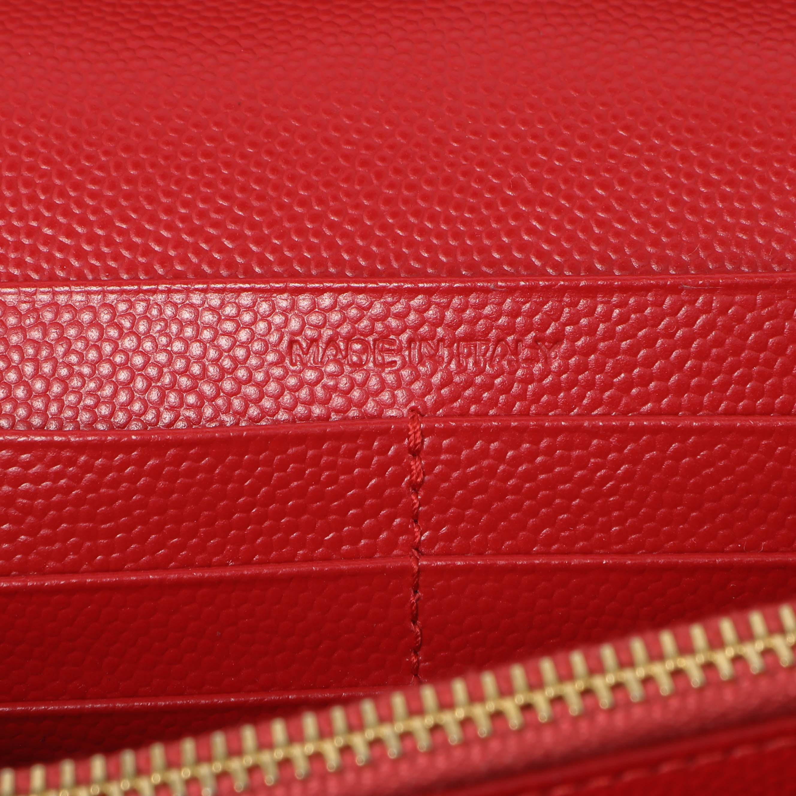Saint Laurent Red Grain De Poudre Matelasse Chevron Monogram Chain Wallet - Image 12
