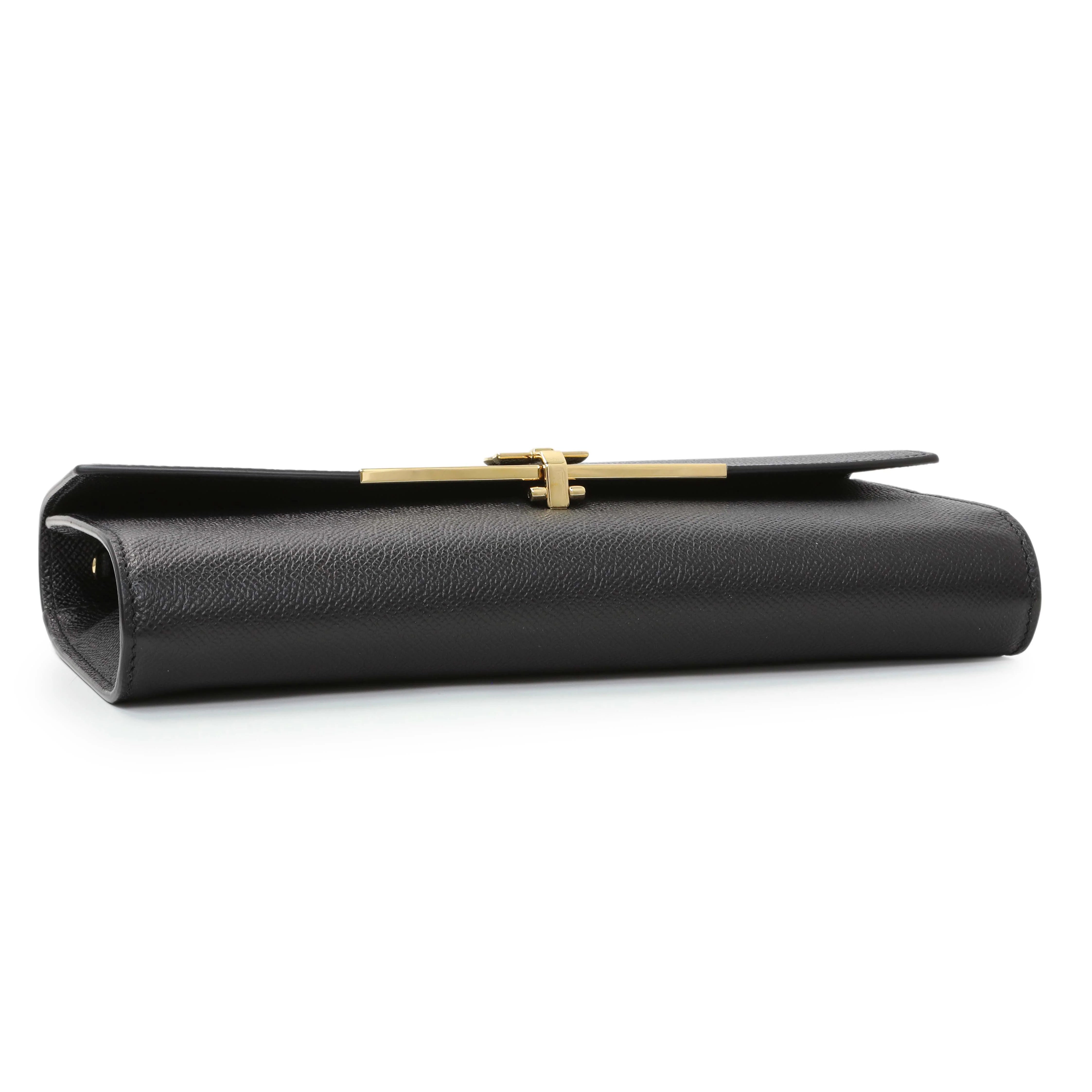 Salvatore Ferragamo Black Grained Calfskin Gancio Clasp Chain Clutch - Image 3