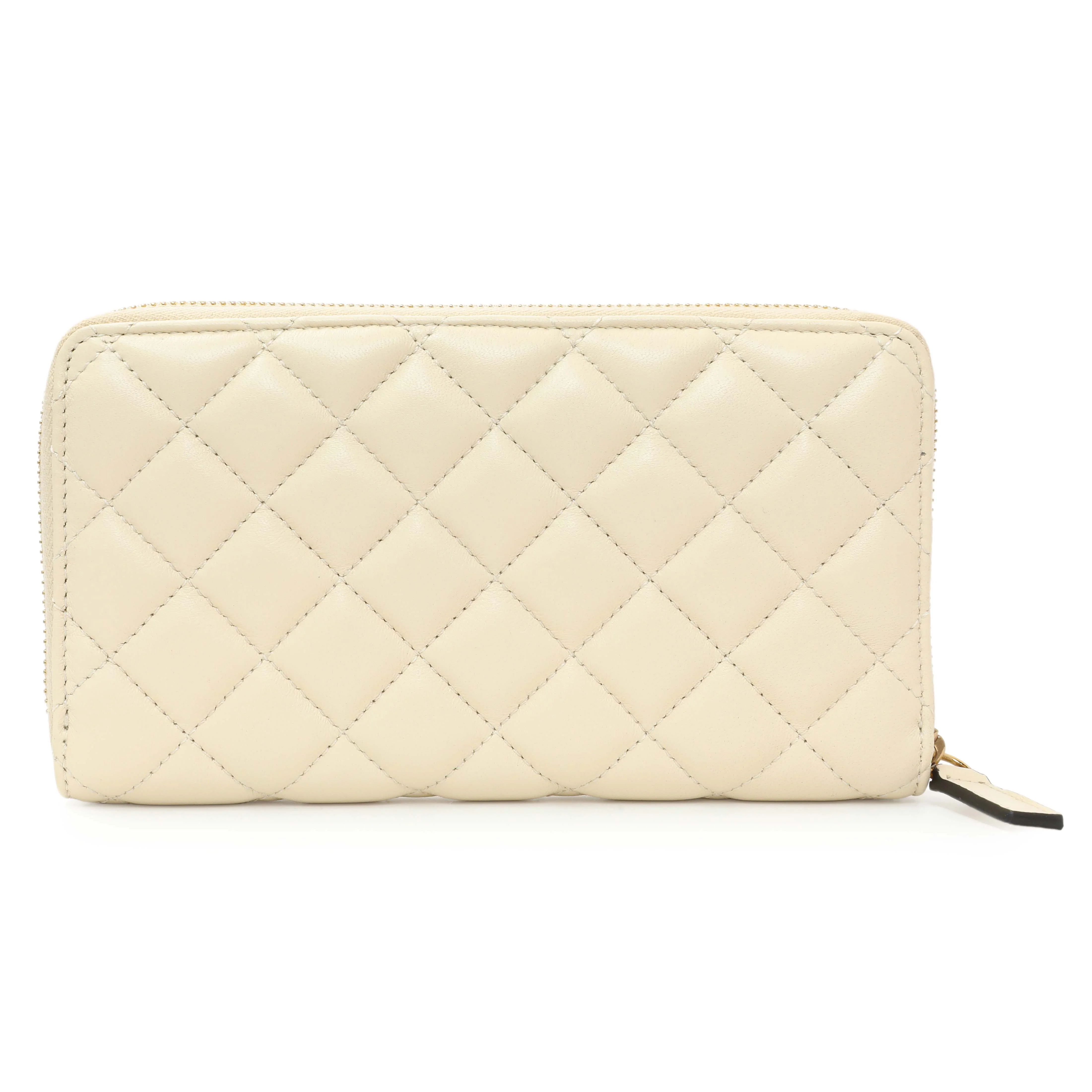 Versace White Nappa Quilted La Medusa Zip Around Wallet - Image 2