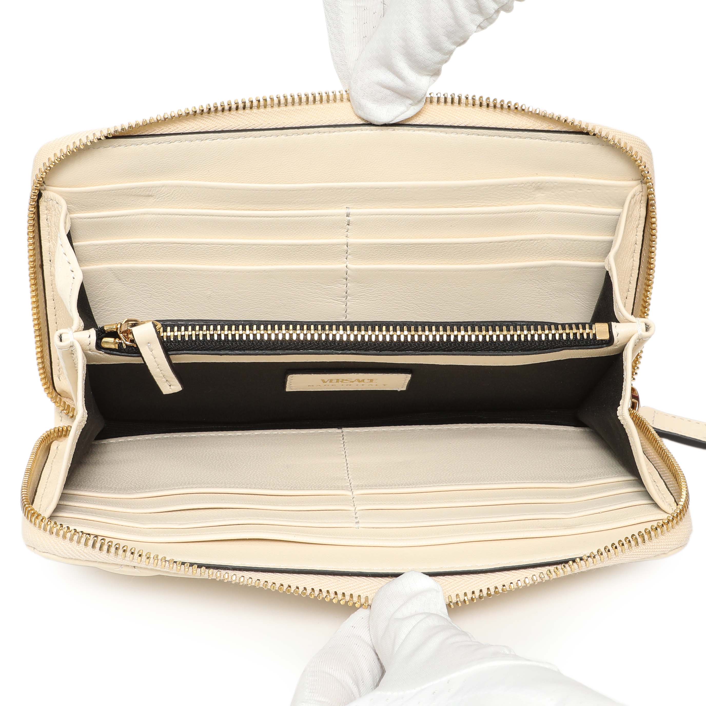 Versace White Nappa Quilted La Medusa Zip Around Wallet - Image 4