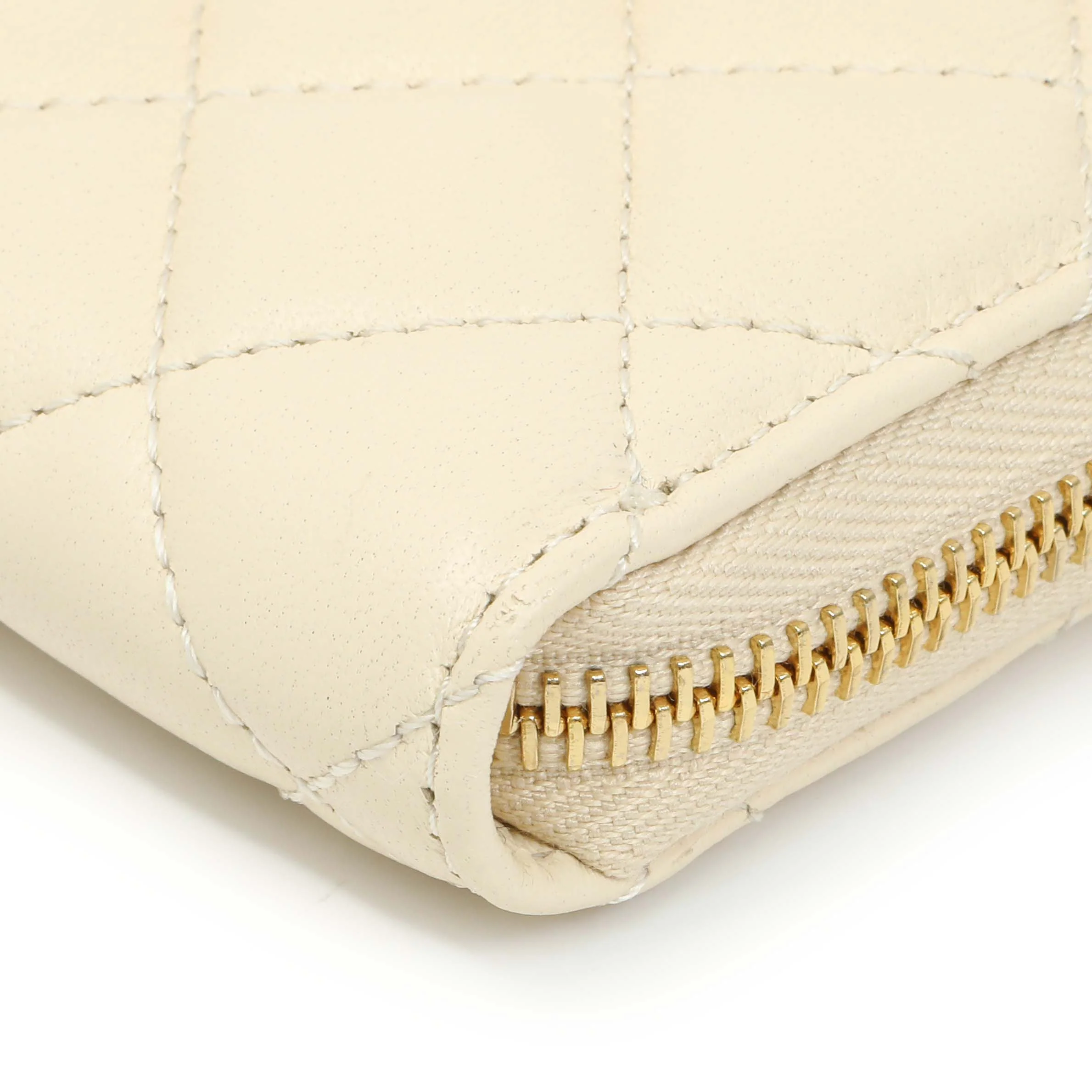 Versace White Nappa Quilted La Medusa Zip Around Wallet - Image 6